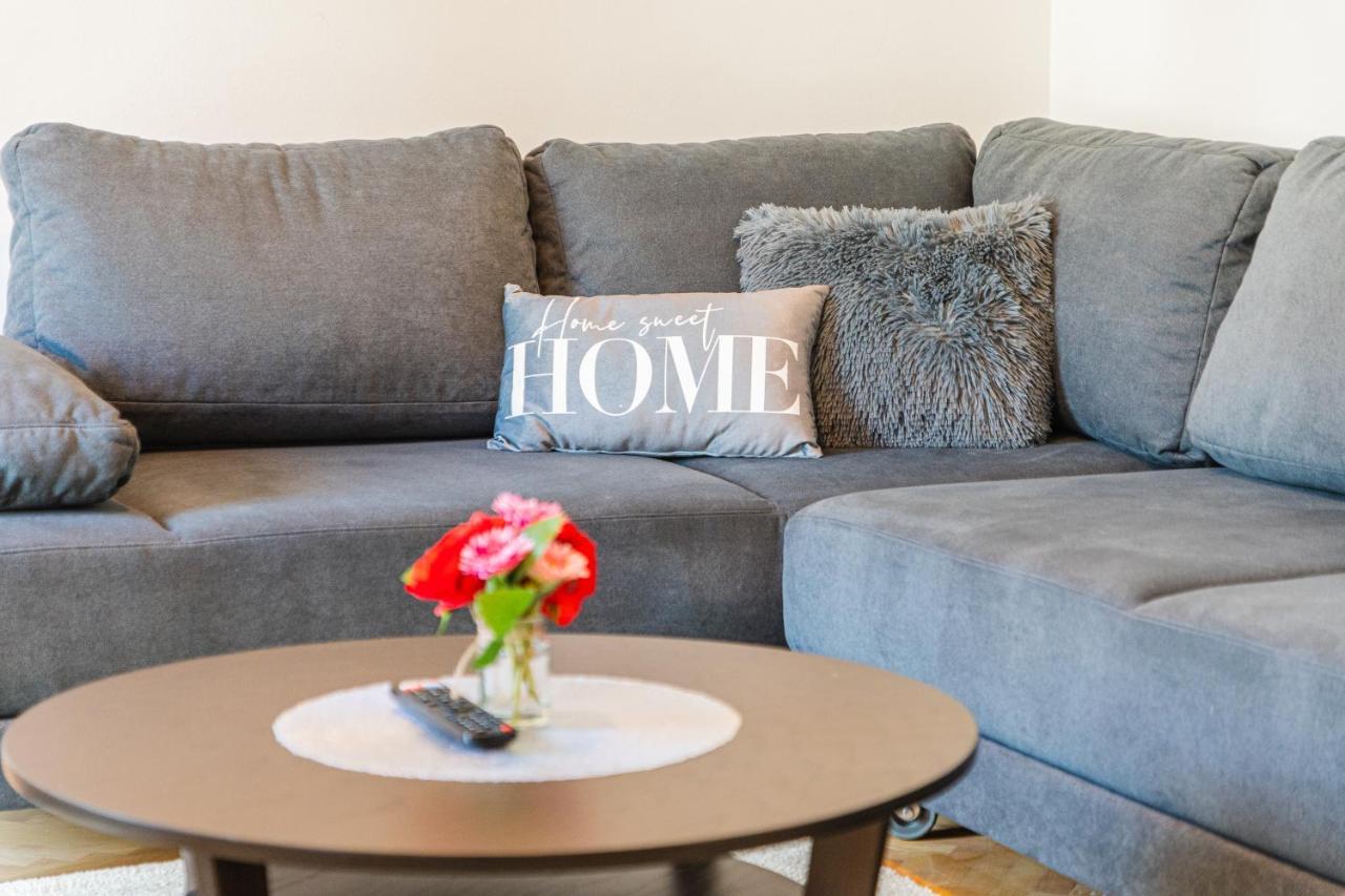شقة Flexible Selfcheckins 47 - Zagreb - Two Loggia - New - 3 Beedroms - 2 Wc المظهر الخارجي الصورة